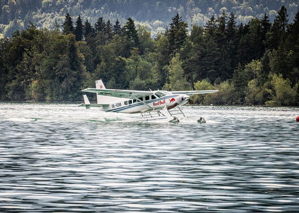 00 Header Cessna 208 Amphibian Caravan the Flying Bulls Photo by Mirja Geh