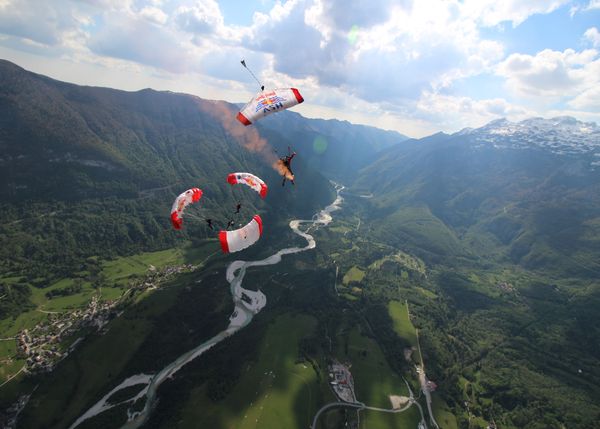 00 Header Hsv Red Bull Fallschirmsport