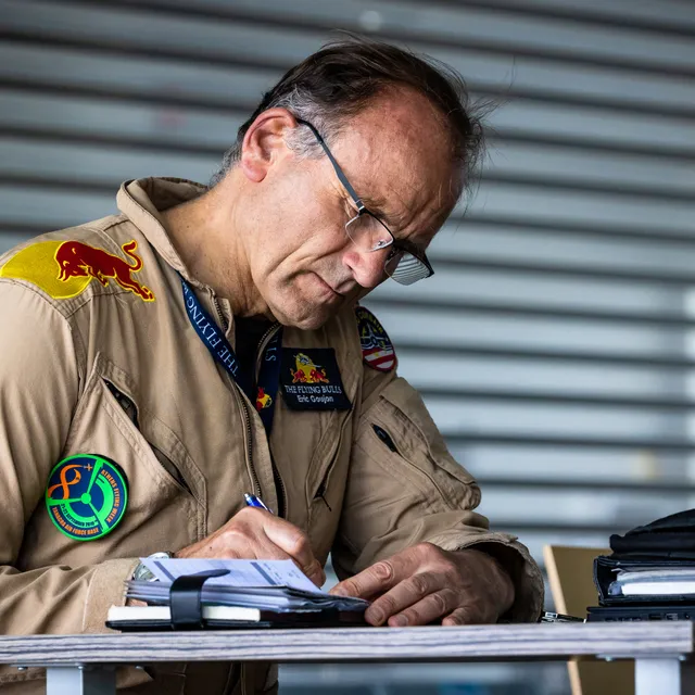 04_eric_goujon_pilot_the_flying_bulls.jpg