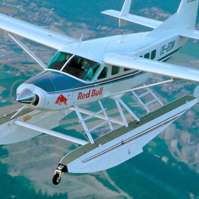 14_cessna_208_amphibian_caravan_the_flying_bulls.jpg