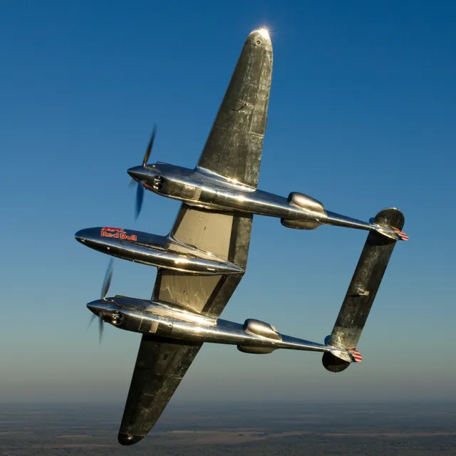 17_lockheed_p-38_lightning_the_flying_bulls.jpg