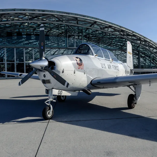 00_header_beech_t-34_mentor_the_flying_bulls.jpg