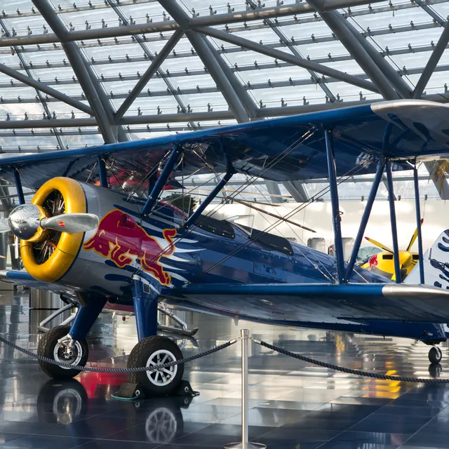 01_pt-17_stearman_the_flying_bulls.jpg
