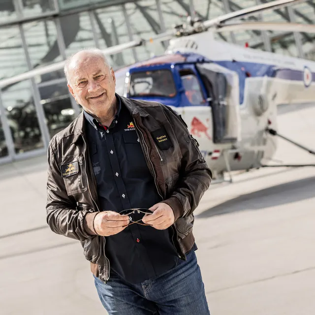 02_siegfried_schwarz_ehemaliger_chefpilot-helikopter_the_flying_bulls_photo_by_mirja_geh_2024.jpg