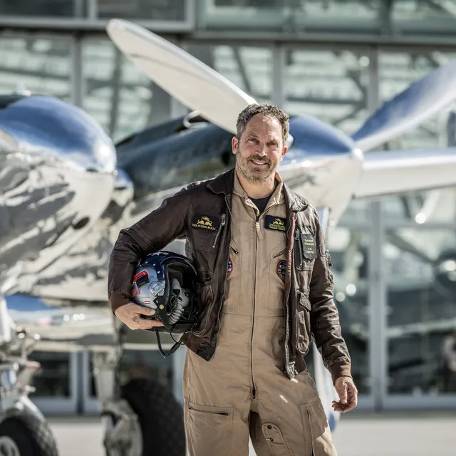 03_raimund_riedmann_chefpilot_the_flying_bulls_photo_by_mirja_geh_2024.jpg