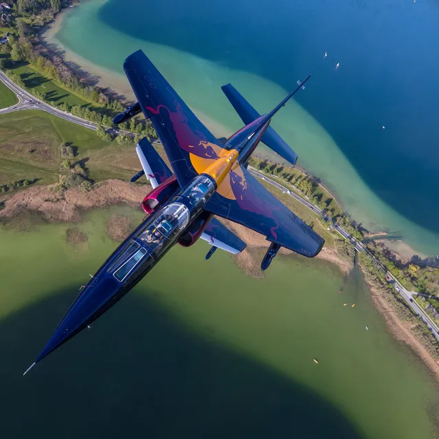 21_alpha_jet_the_flying_bulls.jpg