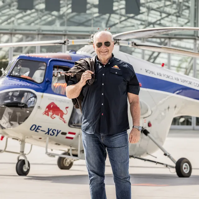 03_siegfried_schwarz_ehemaliger_chefpilot-helikopter_the_flying_bulls_photo_by_mirja_geh_2024.jpg