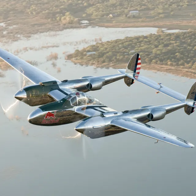 18_lockheed_p-38_lightning_the_flying_bulls.jpg