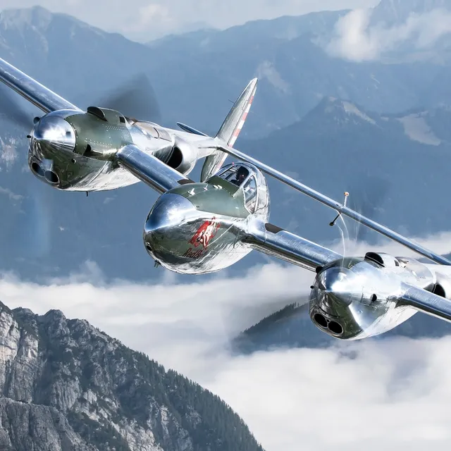 34_lockheed_p-38_lightning_the_flying_bulls.jpg