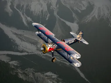 00_header_pt-17_stearman_the_flying_bulls.jpg