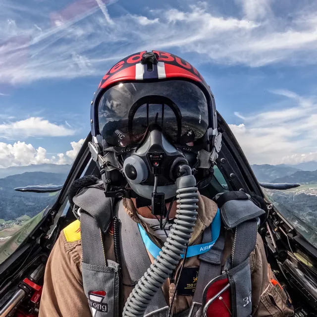 26_eskil_amdal_pilot_the_flying_bulls.jpg