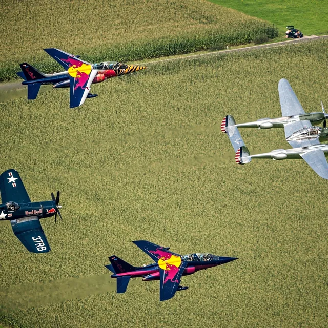 55_chance_vought_f4u-4_corsair_the_flying_bulls_photo_by_sebastian_marko.jpg