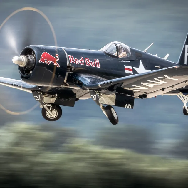 29_chance_vought_f4u-4_corsair_the_flying_bulls.jpg