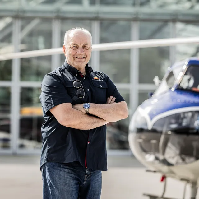 01_siegfried_schwarz_ehemaliger_chefpilot-helikopter_the_flying_bulls_photo_by_mirja_geh_2024.jpg