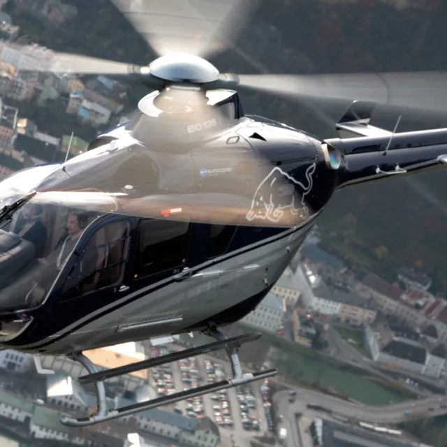 03_eurocopter_ec135_the_flying_bulls.jpg