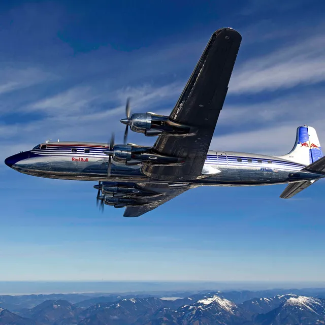 35_douglas_dc-6b_the_flying_bulls_photo_by_markus_zinner.jpg