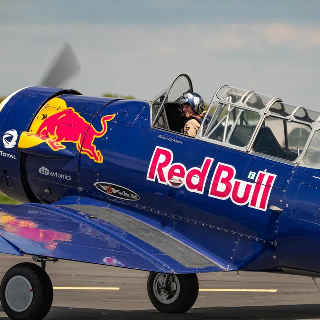 17_north_american_t-6_the_flying_bulls.jpg