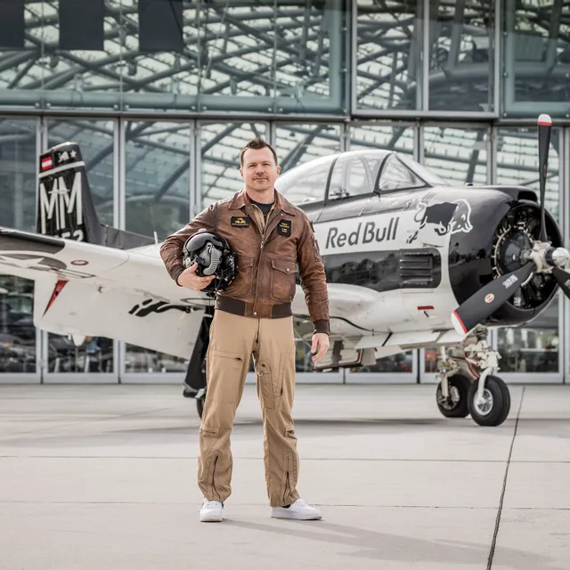 03_miguel_hochleitner_pilot_the_flying_bulls_photo_by_mirja_geh_2024.jpg