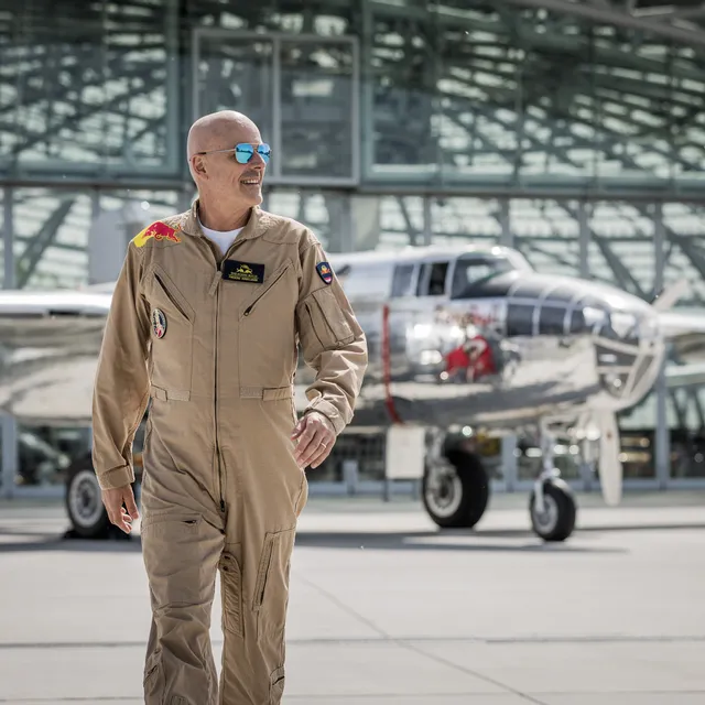 01_frederic_handelmann_pilot_the_flying_bulls_photo_by_mirja_geh_2024.jpg