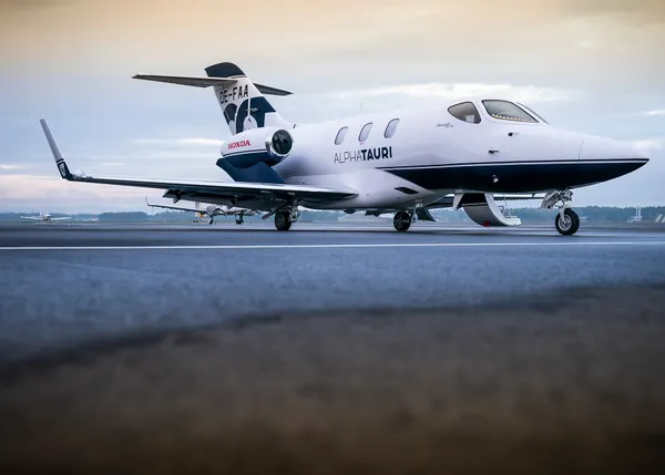 00_header_hondajet_ha-420_elite_the_flying_bulls_philip_platzer.jpg