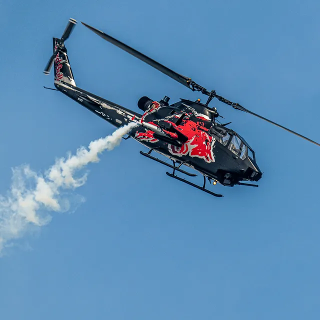 00_header_bell_cobra_209ah-1f_the_flying_bulls.jpg