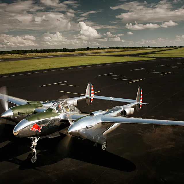 15_lockheed_p-38_lightning_the_flying_bulls.jpg
