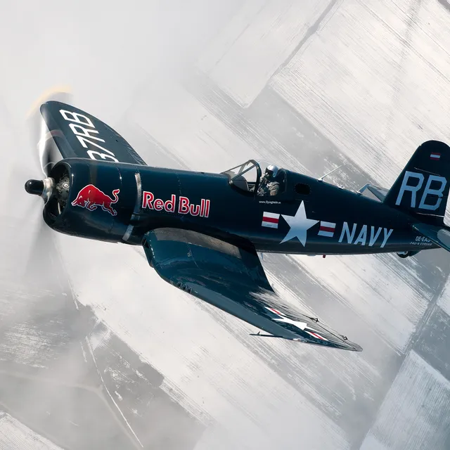 06_chance_vought_f4u-4_corsair_the_flying_bulls.jpg